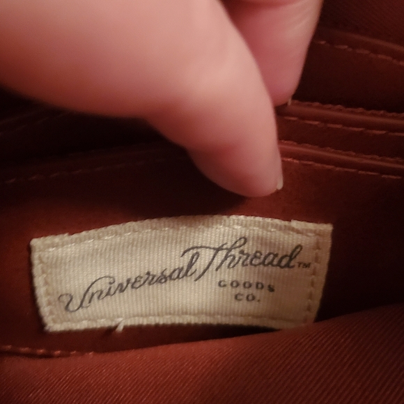 Gorgeous New with tags Universal Thread - Wristlet❌ - Picture 9 of 11